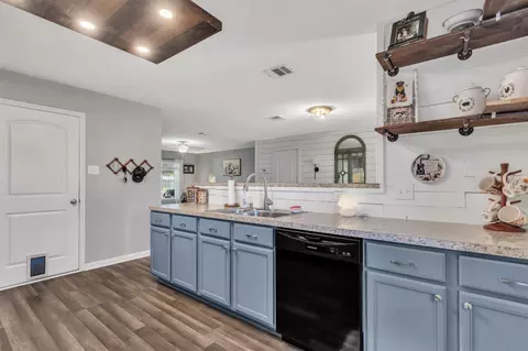 Kitchen - 100 Wincliff Cv #13D, Jarrell, TX 76537 photo 1 of 2