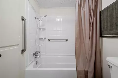Bath - 204 Christopher Dr, Eddy, TX 76524 photo 5 of 5