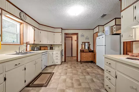 Kitchen - 204 Christopher Dr, Eddy, TX 76524 photo 1 of 3