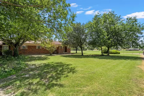 Exterior - 204 Christopher Dr, Eddy, TX 76524 photo 8 of 9
