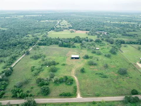 1473 Highsmith Rd, Luling, TX 78648