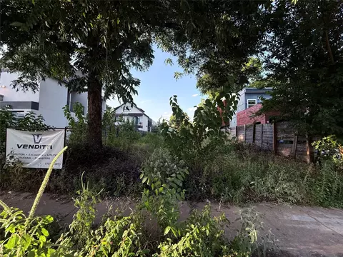 2512 E 4th St, Austin, TX 78702 photo 2