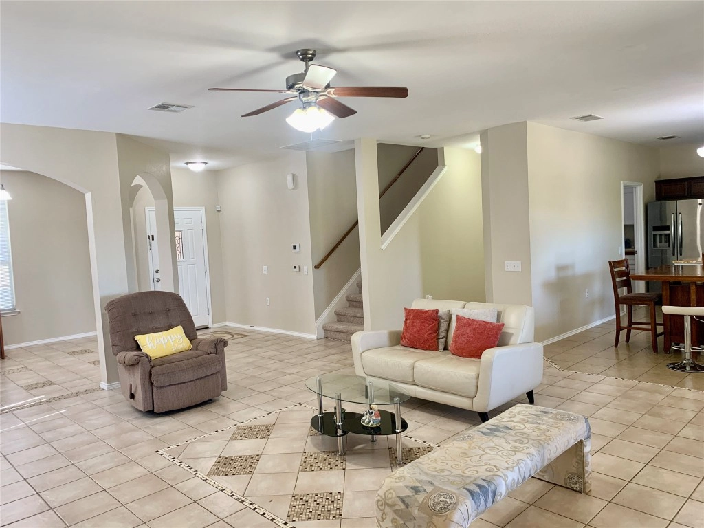 6121 Los Cielos Blvd  