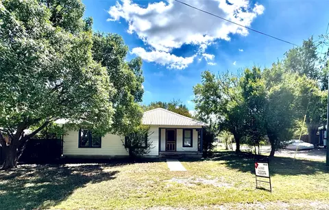 515 N Lampasas St, Bertram, TX 78605