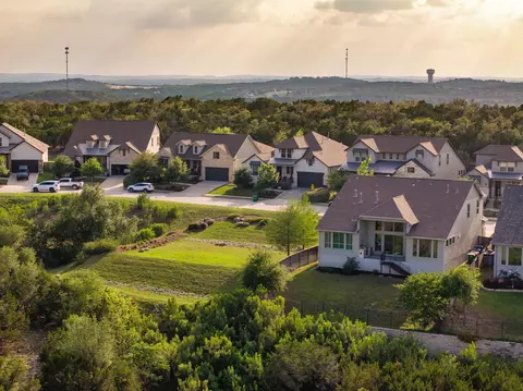 595 Dayridge Dr, Dripping Springs, TX 78620