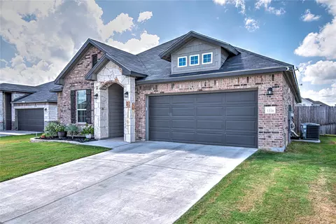 Exterior - 7221 Caladium Dr, Temple, TX 76502 photo 2 of 8