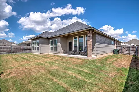 Exterior - 7221 Caladium Dr, Temple, TX 76502 photo 7 of 8