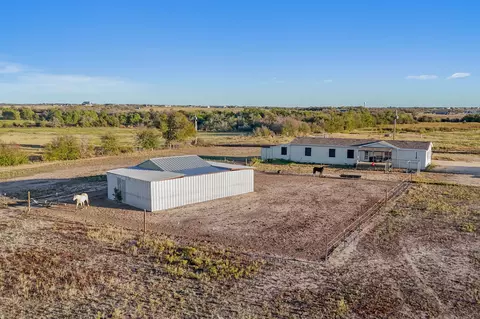 1600 County Road 465, Elgin, TX 78621 photo 2