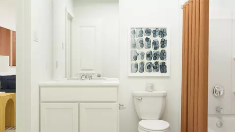 Bath - 429 Silvercloud Dr, Lockhart, TX 78644 photo 3 of 4