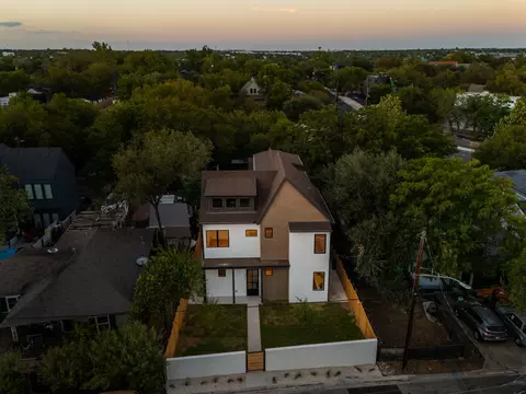 View/Area - 2014 E 10th, Austin, TX 78702 photo 2 of 3