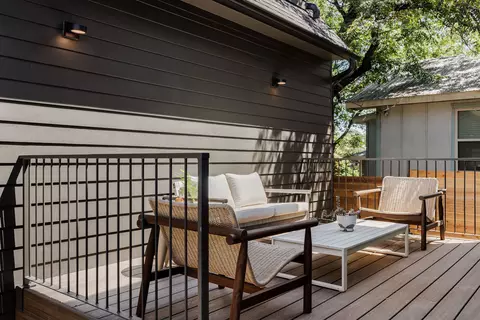 Exterior - 2014 E 10th, Austin, TX 78702 photo 3 of 11
