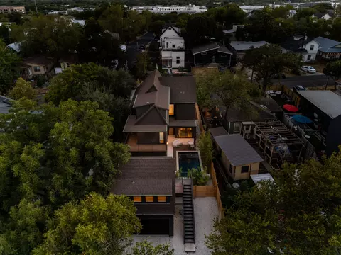 View/Area - 2014 E 10th, Austin, TX 78702 photo 1 of 3