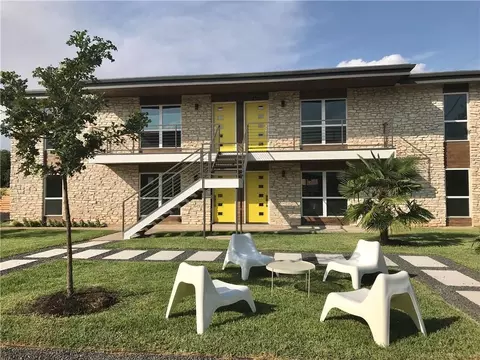 8605 Putnam Dr #202, Austin, TX 78757