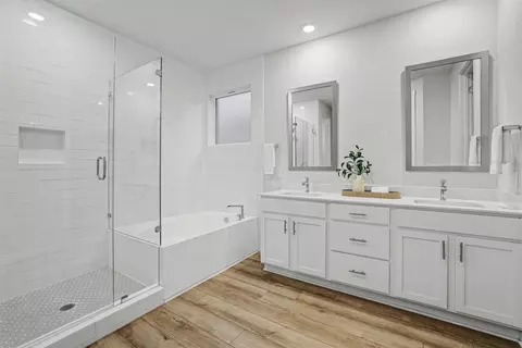 Bath - 421 Abruzzi St, Leander, TX 78641 photo 1 of 3
