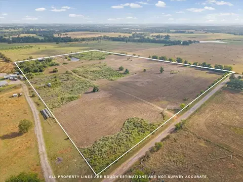1265 County Road 410, Lexington, TX 78947
