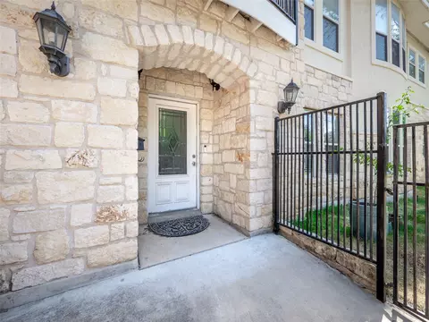 Exterior - 108 E 46th St, Austin, TX 78751 photo 4 of 6