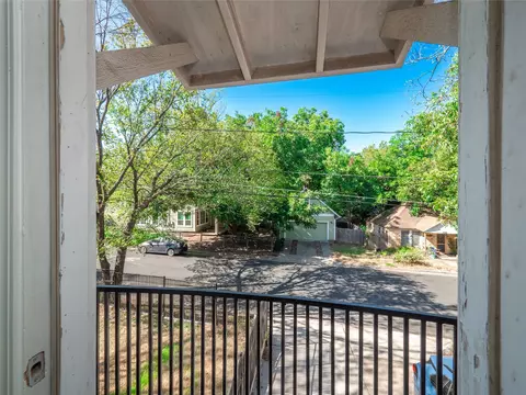 Exterior - 108 E 46th St, Austin, TX 78751 photo 5 of 6
