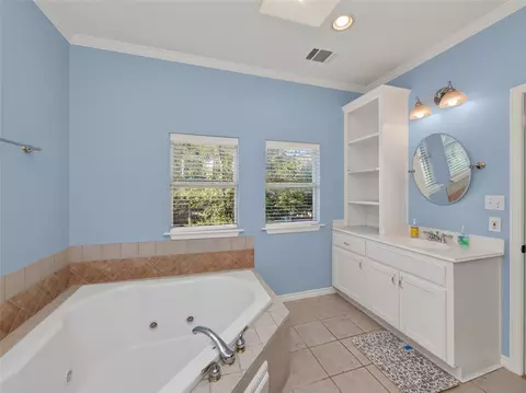 Bath - 108 E 46th St, Austin, TX 78751 photo 2 of 5