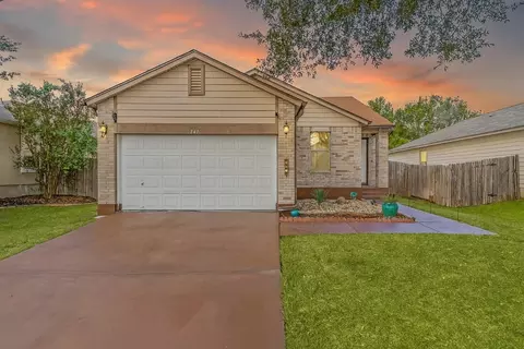 141 Beech Dr, Kyle, TX 78640
