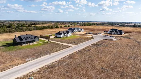102 Country View Ln, Schulenburg, TX 78956