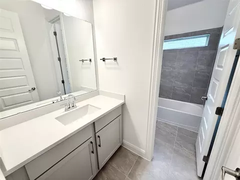 Bath - 241 Mango Cir, Buda, TX 78610 photo 2 of 3