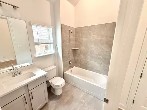 Bath - 241 Mango Cir, Buda, TX 78610 photo 3 of 3