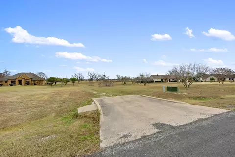 324 Apache Pass, Hutto, TX 78634 photo 2
