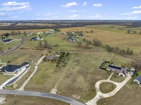 324 Apache Pass, Hutto, TX 78634 photo 9