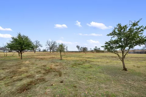 324 Apache Pass, Hutto, TX 78634 photo 3