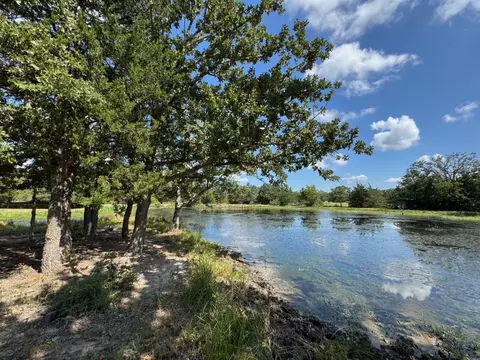 13115 Schoenemann Rd, Carmine, TX 78932