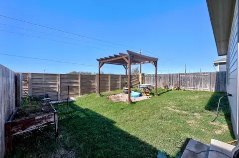 Exterior - 225 Unforgiven Ln, Jarrell, TX 76537 photo 2 of 4