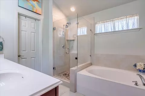 Bath - 471 Limestone Trl, Austin, TX 78737 photo 2 of 3