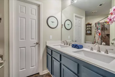 Bath - 471 Limestone Trl, Austin, TX 78737 photo 3 of 3