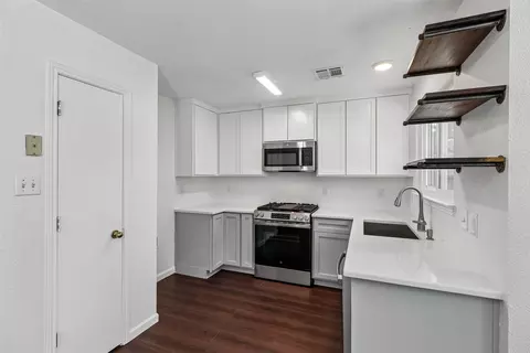 Kitchen - 1805 Bent Oak Cv, Leander, TX 78641 photo 2 of 3