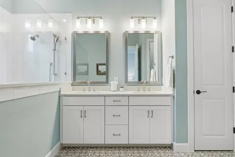 Bath - 4704 Eberly St, Austin, TX 78723 photo 2 of 5