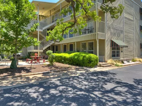 Exterior - 202 E 45th St #203, Austin, TX 78751 photo 3 of 6