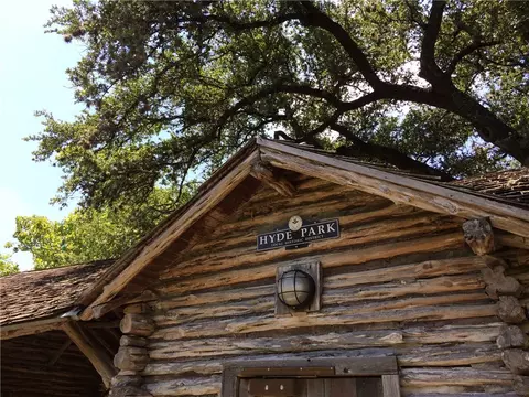 Exterior - 202 E 45th St #203, Austin, TX 78751 photo 4 of 6