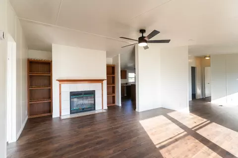 404 S Mill St, Flatonia, TX 78941 photo 9