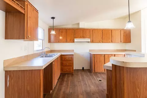 404 S Mill St, Flatonia, TX 78941 photo 12