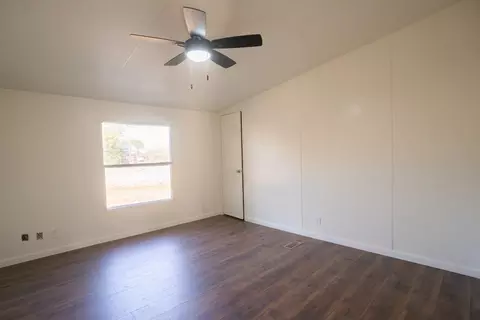 404 S Mill St, Flatonia, TX 78941 photo 17