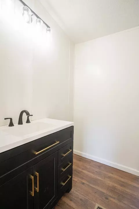 404 S Mill St, Flatonia, TX 78941 photo 28