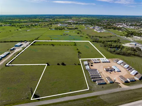 801 Huser Blvd, Schulenburg, TX 78956