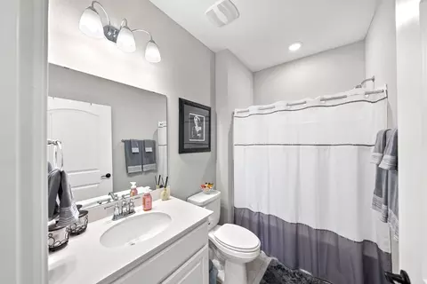 Bath - 642 Martingale St, Georgetown, TX 78633 photo 4 of 4