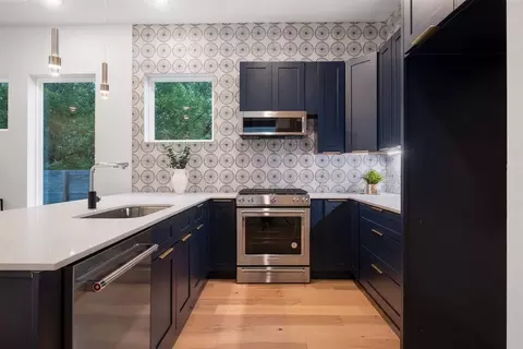 4513 S 3rd St #2, Austin, TX 78745