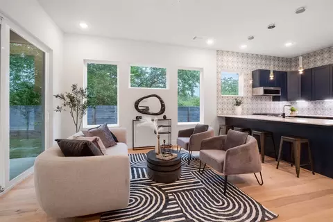 4513 S 3rd St #2, Austin, TX 78745