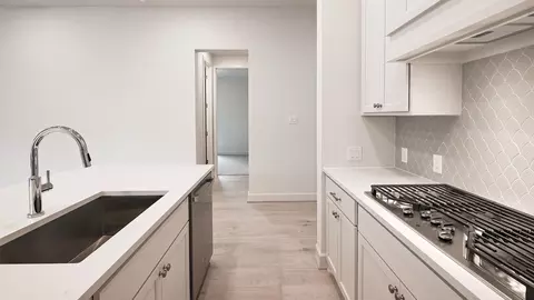 Kitchen - 291 Basket Flower Loop, Kyle, TX 78640 photo 4 of 5