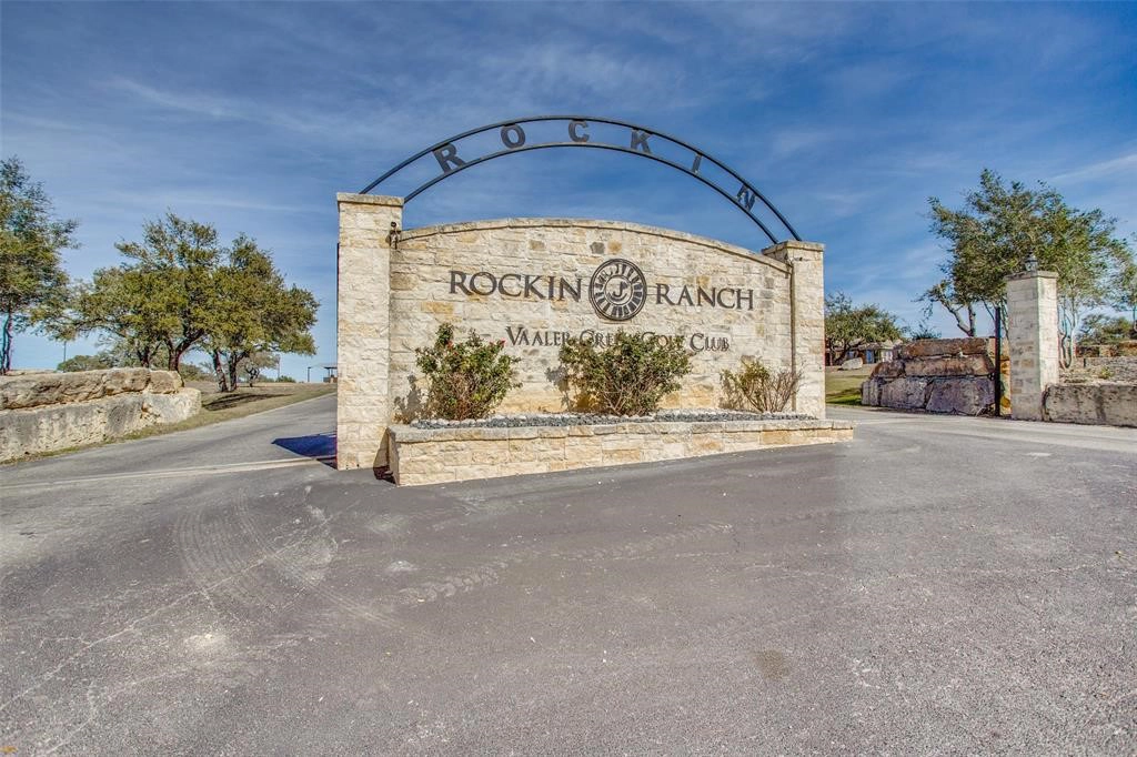 107 N Junius Peak Cv  