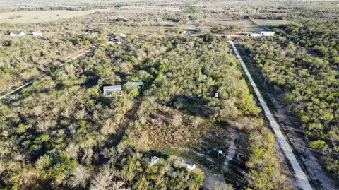 2209 Callihan Rd, Luling, TX 78648