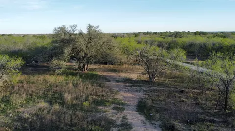 2209 Callihan Rd, Luling, TX 78648 photo 3