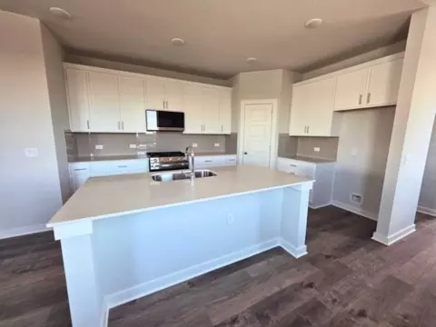 10941 Tallsalt Dr, Austin, TX 78653 photo 4